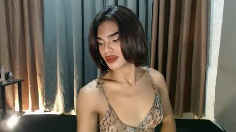 neomi online show from February 12, 10:46 pm