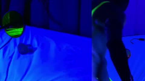 Snapshot of neon_xxx chatting on October 26, 12:22 am neon xxx online show from October 26, 12:22 am