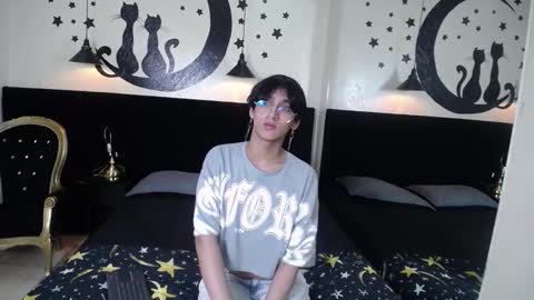 Snapshot of neonadonis chatting on October 14, 12:52 pm NeonAdonis online show from October 14, 12:52 pm