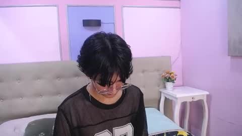 Snapshot of neonadonis chatting on October 18, 12:31 pm NeonAdonis online show from October 18, 12:31 pm