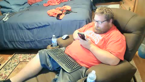 Snapshot of nerdychub4fun chatting on October 5, 2:09 am nerdychub4fun online show from October 5, 2:09 am
