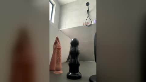 nervnd1 online show from March 31, 3:40 am