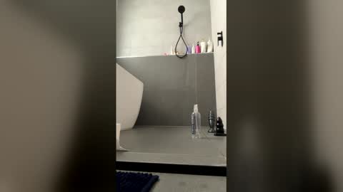 nervnd1 online show from April 17, 11:29 pm