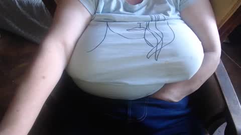 Snapshot of new_milf chatting on September 23, 1:05 pm Lilly online show from September 23, 1:05 pm