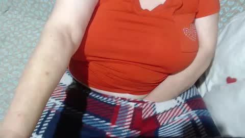 Snapshot of new_milf chatting on September 25, 3:35 am Lilly online show from September 25, 3:35 am