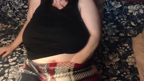 Snapshot of new_milf chatting on March 1, 8:53 pm Lilly online show from March 1, 8:53 pm