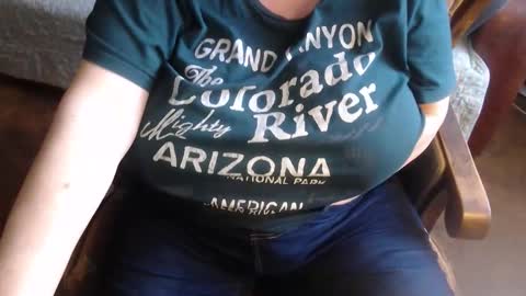 Snapshot of new_milf chatting on October 11, 11:59 am Lilly online show from October 11, 11:59 am