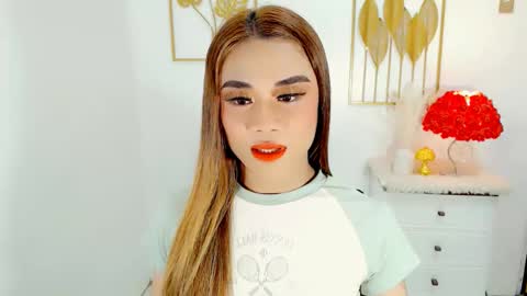 Snapshot of nhicolehollywood chatting on February 20, 1:36 am hottie nicole online show from February 20, 1:36 am