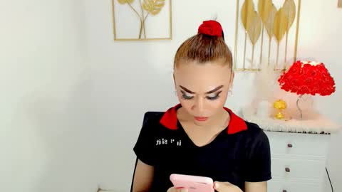 Snapshot of nhicolehollywood chatting on February 12, 7:34 am hottie nicole online show from February 12, 7:34 am