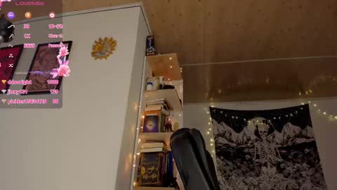 Nia online show from February 18, 11:30 pm