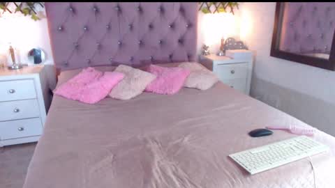 Snapshot of niabussethxxx chatting on October 14, 5:21 am niabussethxxx online show from October 14, 5:21 am