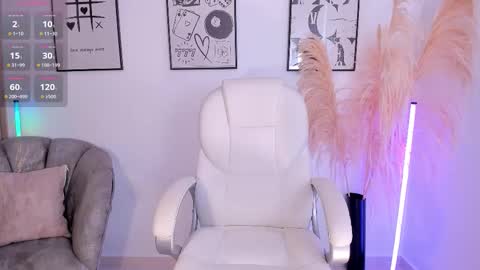 Nia online show from October 15, 1:34 pm