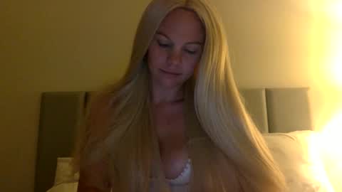 Amber online show from November 8, 11:02 am