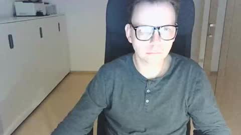 Snapshot of niceguyflo chatting on February 27, 12:14 am NiceGuyFlo online show from February 27, 12:14 am