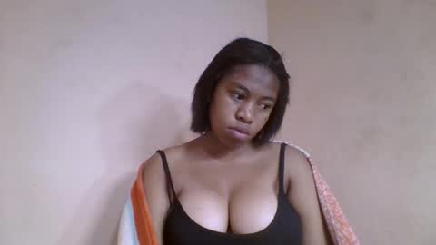 nicelly01 online show from June 15, 5:43 am