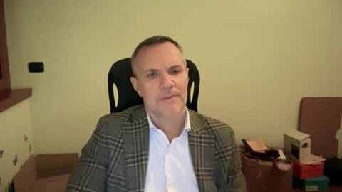 Snapshot of niceshy_71 chatting on February 18, 6:26 pm Andrew online show from February 18, 6:26 pm