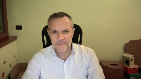 Snapshot of niceshy_71 chatting on February 12, 6:19 pm Andrew online show from February 12, 6:19 pm
