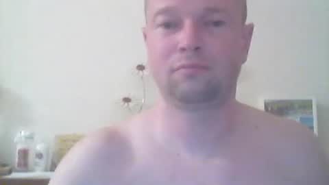 nick1990b online show from March 17, 6:13 pm