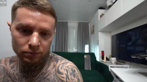 Snapshot of nick_howlenxx chatting on September 29, 1:10 pm nick_howlenxx online show from September 29, 1:10 pm