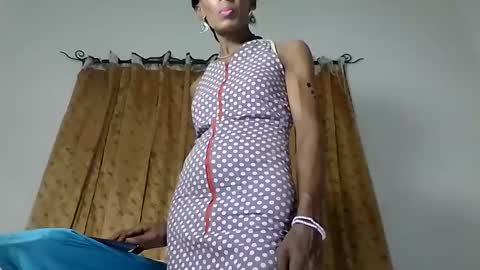 softnickla online show from November 3, 10:00 pm