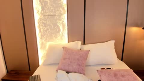 Nicky  online show from November 20, 3:27 am