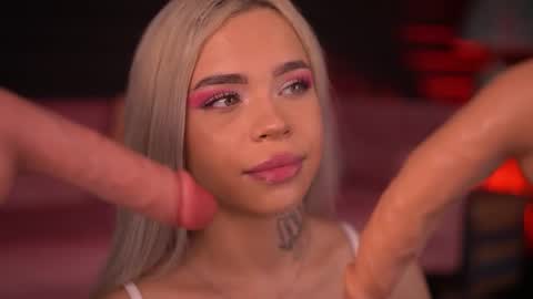 Nicky online show from November 15, 8:32 pm