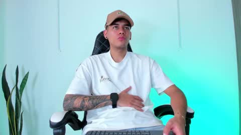 Snapshot of nickyblazze_ chatting on September 14, 5:03 pm Nicky online show from September 14, 5:03 pm