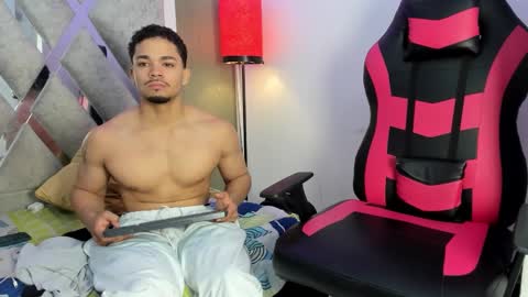 nico_blaze7 online show from November 13, 2:09 pm