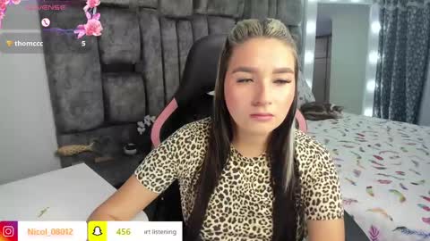 Snapshot of nicol_080 chatting on January 31, 8:33 pm YuliEM online show from January 31, 8:33 pm