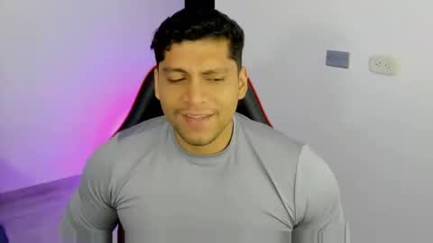 Snapshot of nicolas_montoya chatting on October 15, 2:04 am nicolas_montoya online show from October 15, 2:04 am