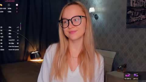 Nicoletta online show from November 15, 6:53 pm