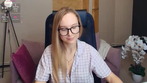 Nicoletta online show from December 4, 7:57 pm