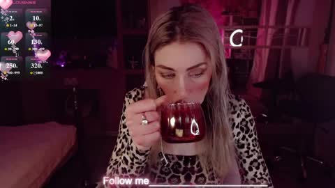 Nicole online show from March 28, 11:28 pm