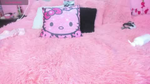 nicole_rosales online show from November 18, 11:26 pm