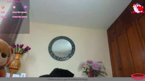 Nicole Santana online show from April 8, 9:51 pm