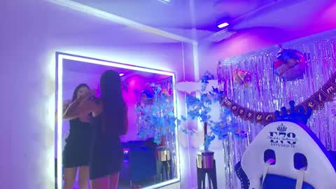 Nicolle online show from January 7, 11:59 am