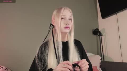 Mary online show from December 21, 10:38 pm