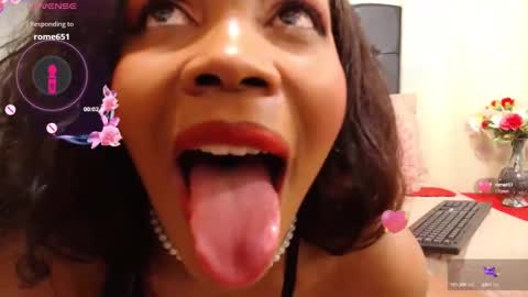 Snapshot of nicolechanell271 chatting on December 4, 1:08 am Nicole Chanel online show from December 4, 1:08 am