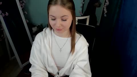 Nicole online show from January 8, 7:58 am