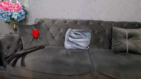Snapshot of nicoledom chatting on October 5, 12:57 pm Nicole Domme online show from October 5, 12:57 pm