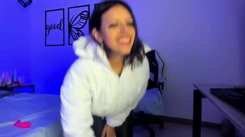 nicolee millerr online show from November 28, 12:12 pm