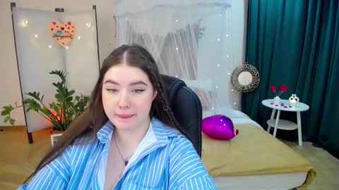 Snapshot of nicolefoxery chatting on February 13, 3:18 am nicolefoxery online show from February 13, 3:18 am