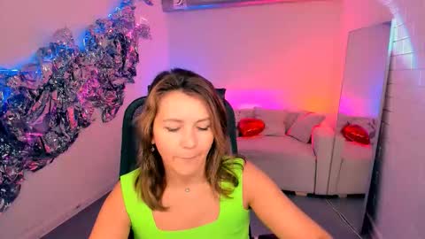 Snapshot of nicolehits chatting on October 12, 5:22 am nicolehits online show from October 12, 5:22 am