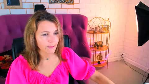 Snapshot of nicolehits chatting on October 6, 9:27 am nicolehits online show from October 6, 9:27 am
