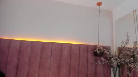 Nicole online show from February 28, 6:43 am