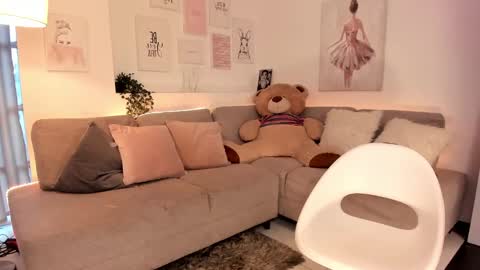 Snapshot of nicolle_foxy chatting on March 6, 8:16 pm Nicolle online show from March 6, 8:16 pm