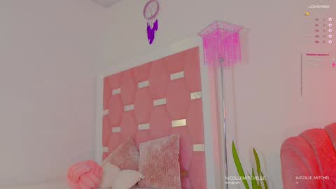 Snapshot of nicolle_mitchelle chatting on February 2, 3:17 pm NEW instagram nicollemitchelle online show from February 2, 3:17 pm