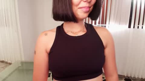 Snapshot of nicolross_ chatting on January 11, 9:25 pm NicolRoss online show from January 11, 9:25 pm