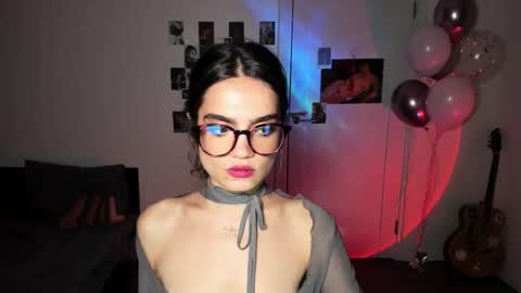 Daisy online show from October 22, 7:04 pm