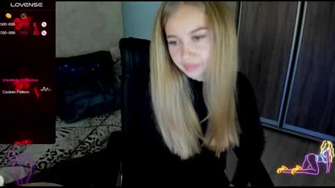 nigo_nika online show from September 26, 11:07 am